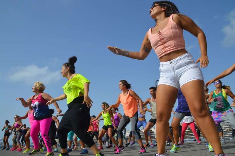 Imagen de archivo de una clase de zumba al aire libre en Telde (Foto TA)
